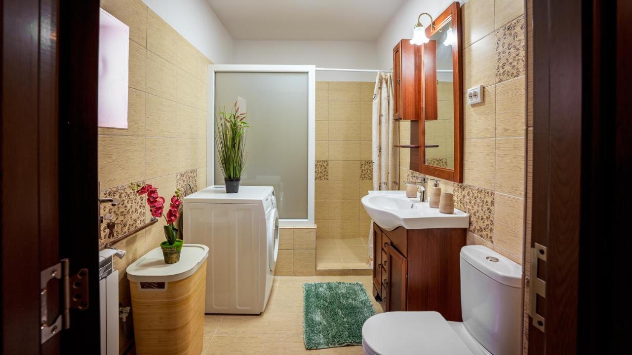 Casuta Cu Flori Hotel Vilcele  Exterior photo